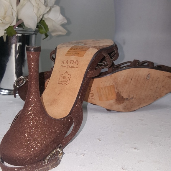 Kathy Van Zeeland Vintage Y2K Suede Leather Brown Pointed Toe Heels with GLITTER - Picture 4 of 8
